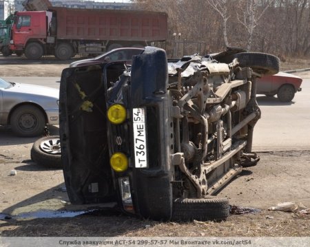 Легковушка протаранила джип на ГБШ