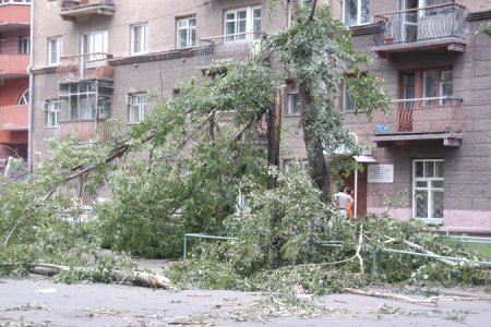 На пятницу по Новосибирску объявлено штормовое предупреждение: усиление ветра до 20 м/с