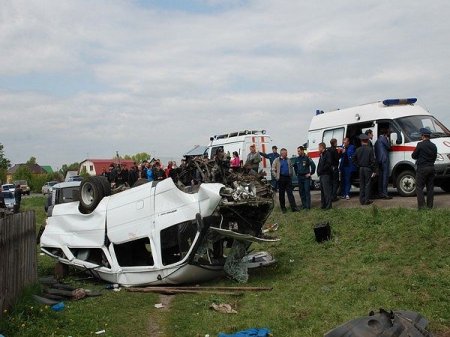 На въезде в Пашино разбилась маршрутка: 12 человек в больнице