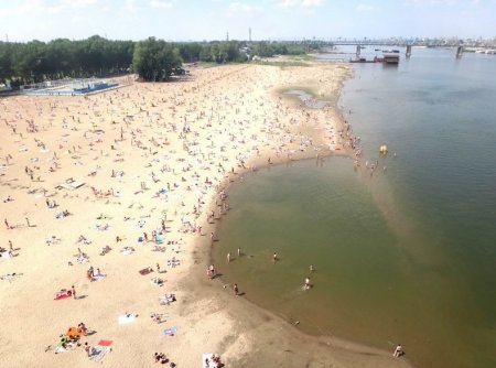 В Новосибирске официально открылся первый пляж