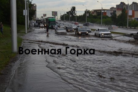 На дорогах Новосибирска потоп и рекордные пробки