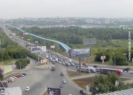 В Новосибирске вводится запрет на движение грузового транспорта