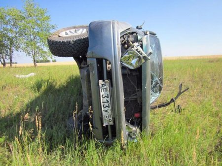 Двое погибших в перевернувшемся Крузаке