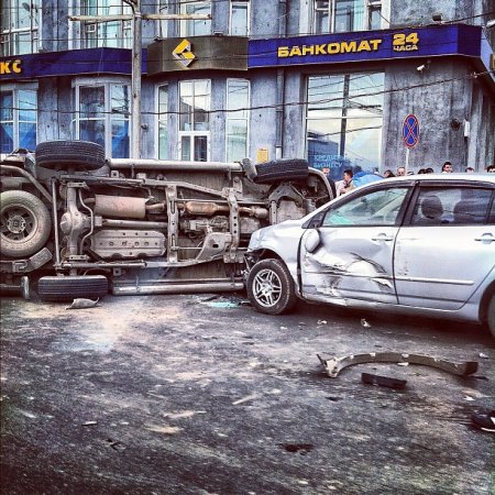 ДТП в центре Новосибирска парализовало движение на несколько часов