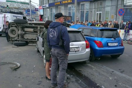 ДТП в центре Новосибирска парализовало движение на несколько часов