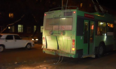 Пьяный водитель грузовика «КамАЗ» врезался в троллейбус