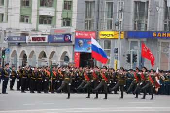 В центре Новосибирска состоялся парад Победы